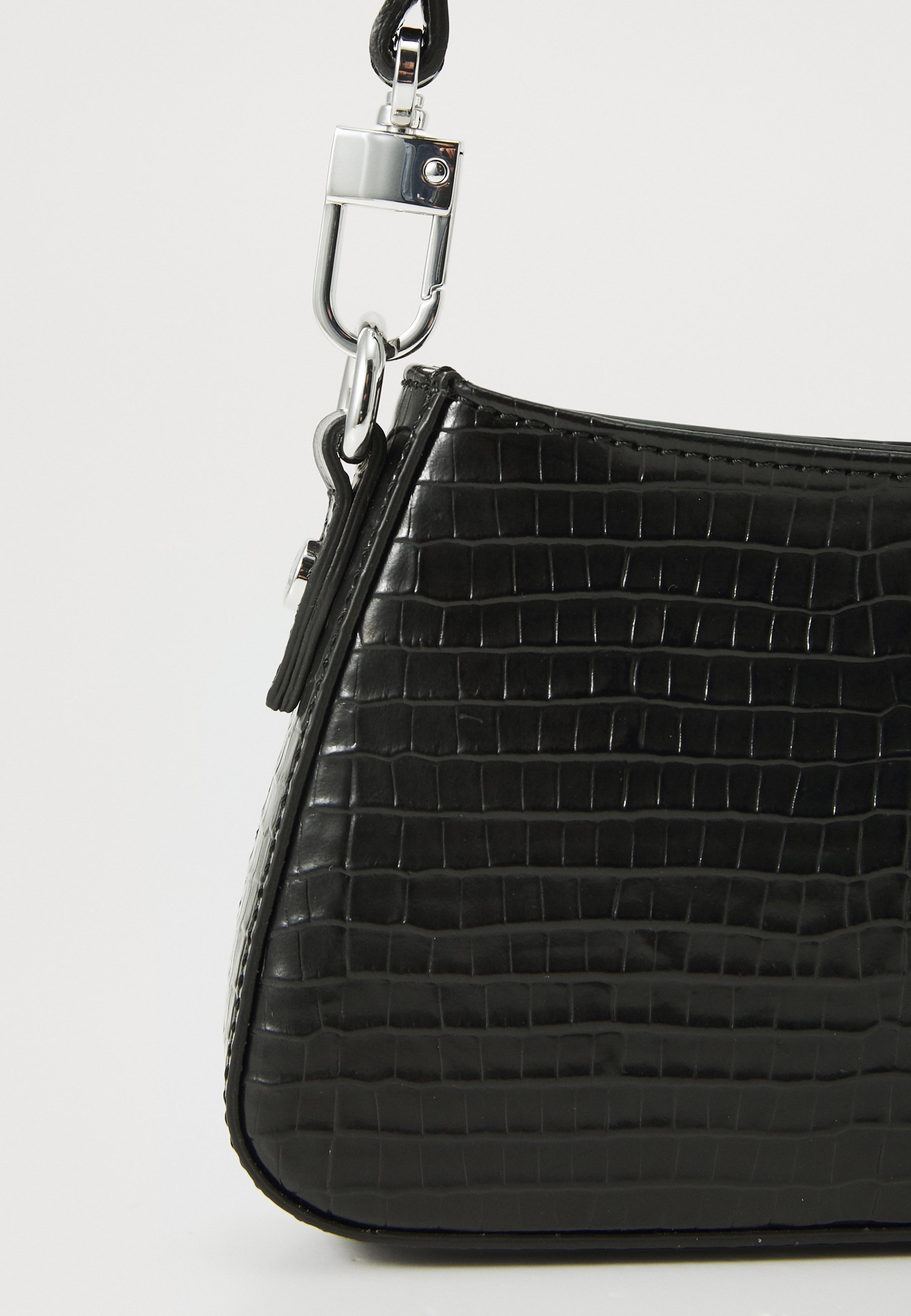 Sac bandoulière pour téléphone Vivienne Westwood TASHA - Sac à main - Noir