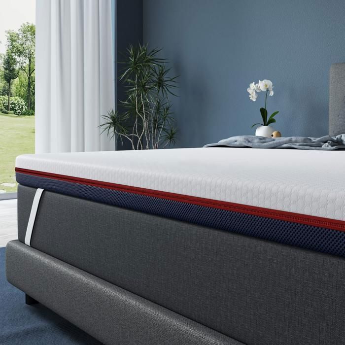 Coprimaterasso INRE 180x200 cm, spessore 8 cm, in memory foam ad alta densità, con fodera lavabile e ipoallergenica.