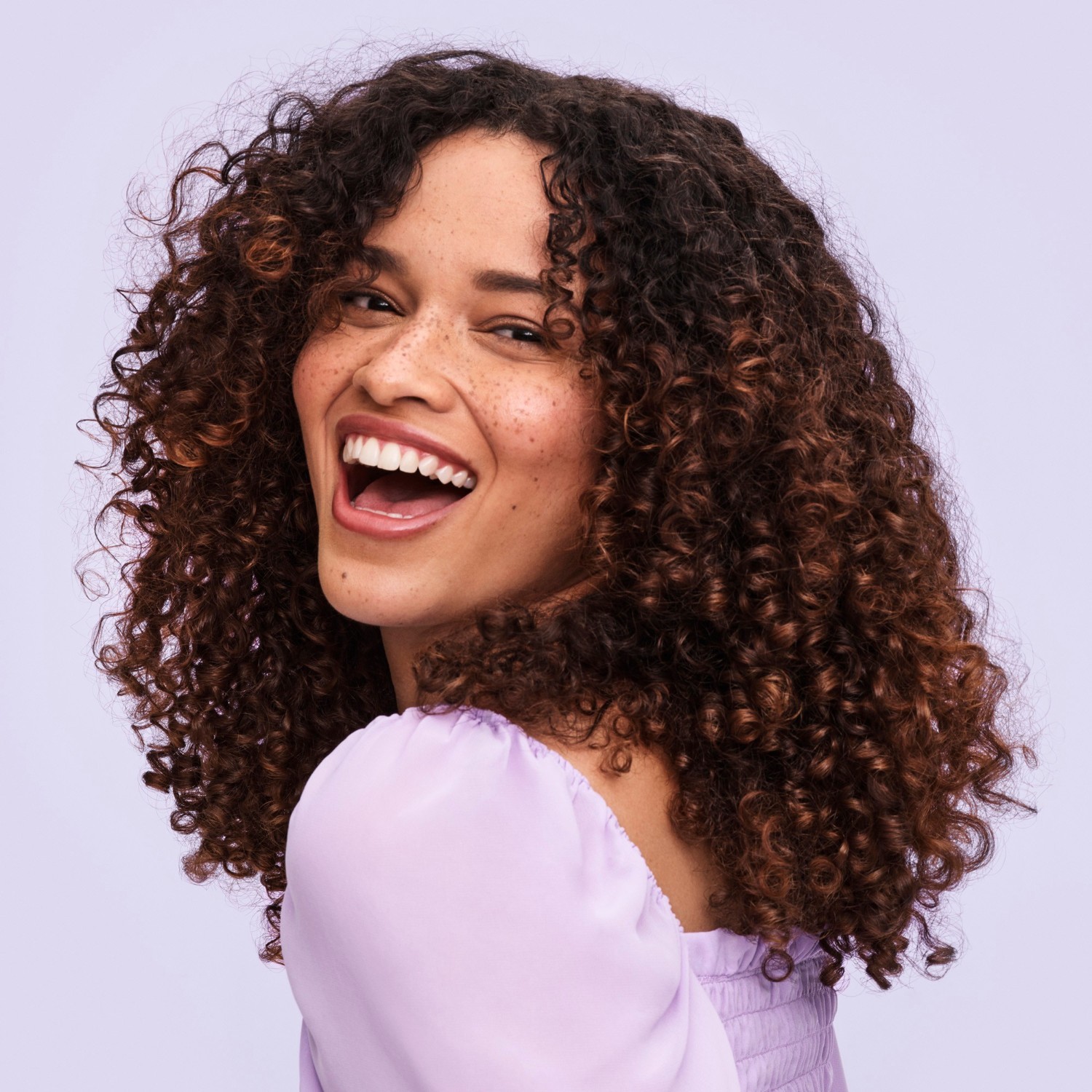 Briogeo maska za lase Curl Charisma™ riževe aminokisline + avokado vlažilna in definirajoča maska - 236 ml