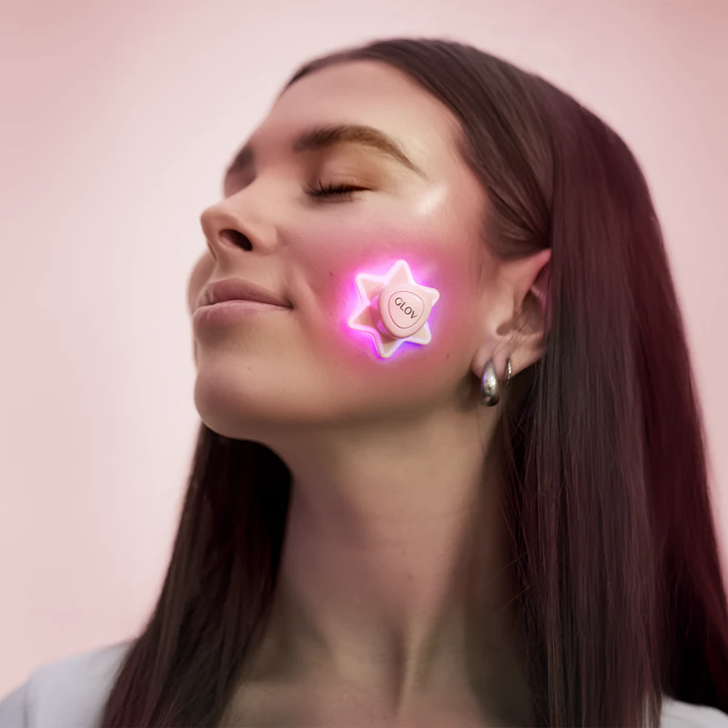 GLOV Supernova Akne-Punktbehandlungspflaster mit LED-Heilmaske