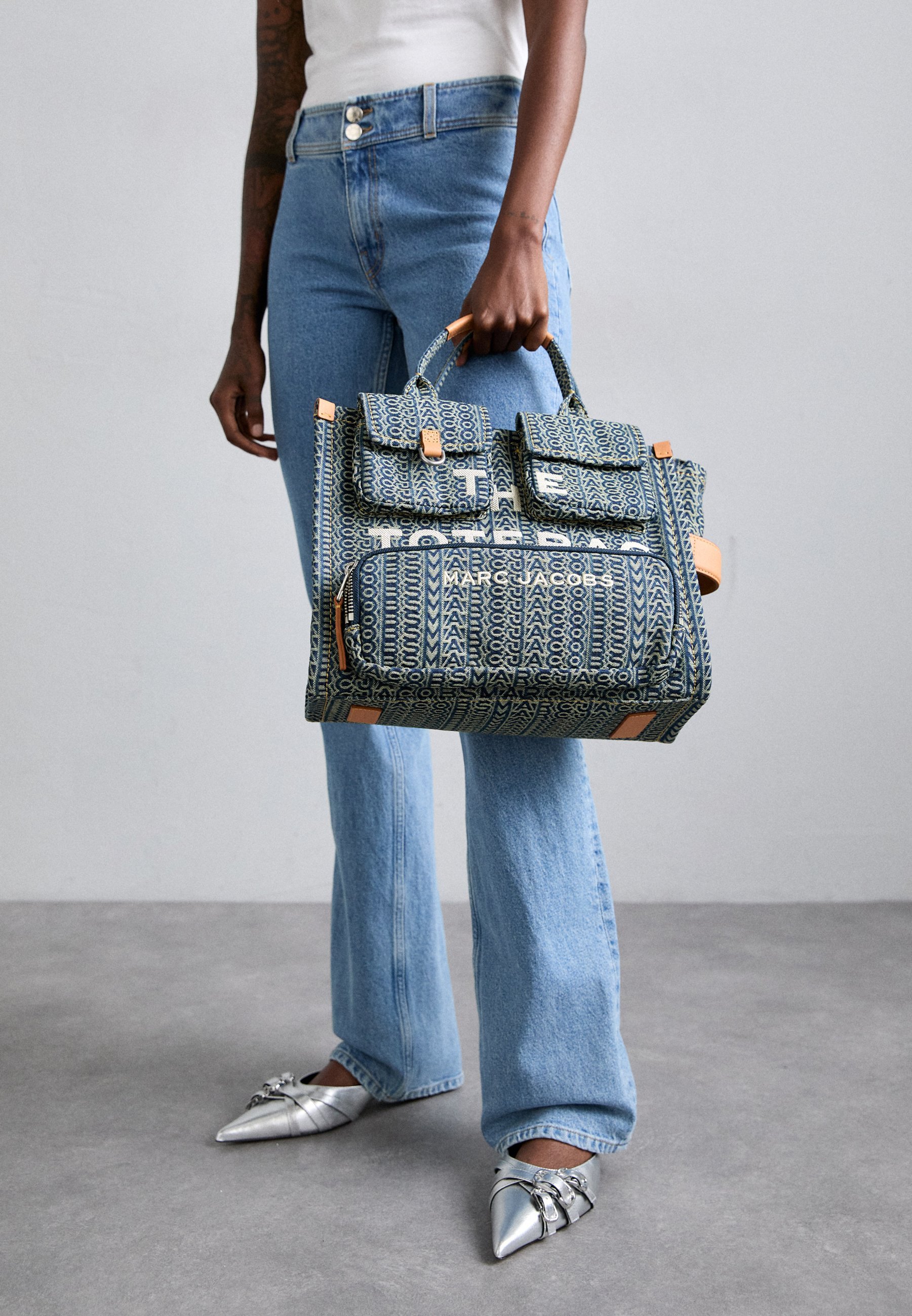 MARC JACOBS THE MEDIUM TOTE - Handtas - zonvervaagde denim