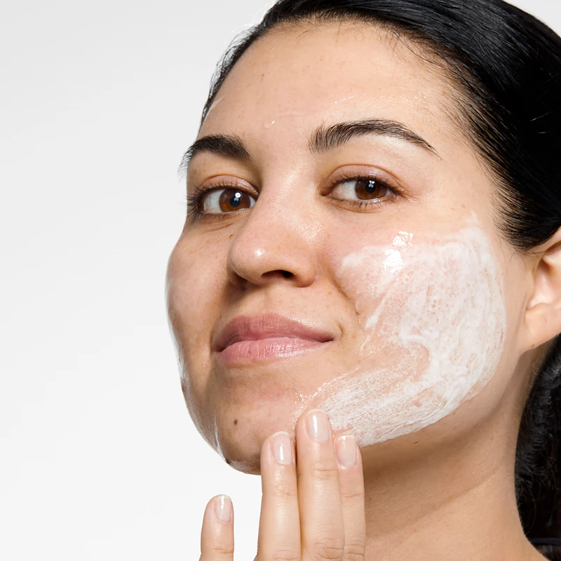 Sabonete Líquido Facial Clinique Fórmula para Pele Oleosa, indicado para peles oleosas e mistas.