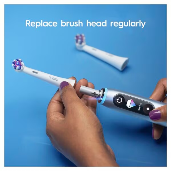 „Oral-B iO Radiant White“ dantų šepetėlių galvutės, juodos, 4 vnt.