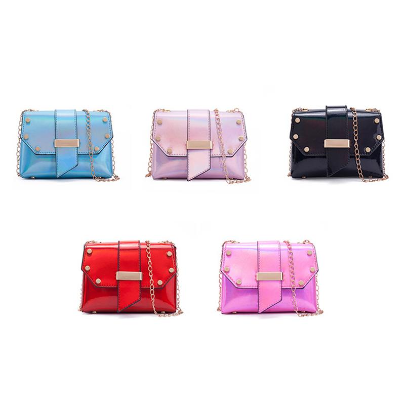 Sac bandoulière tendance 2020 pour femme, avec chaîne laser, style punk décontracté et polyvalent, en cuir PU.