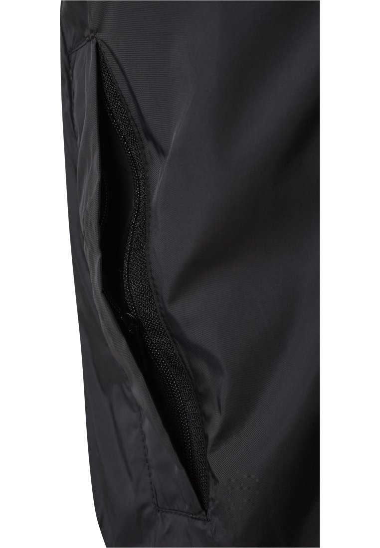 Urban Classics suvejakk - must