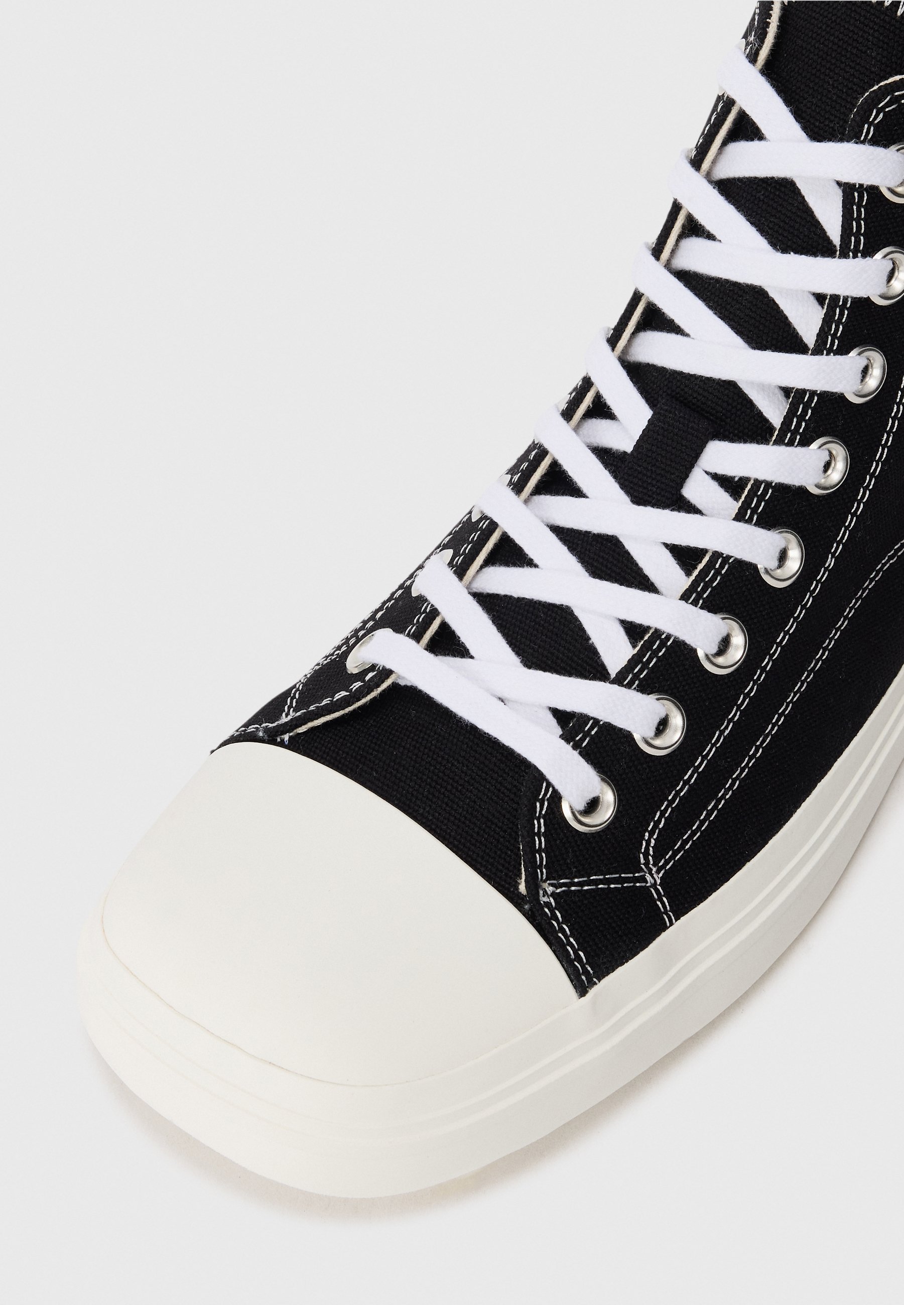 MOSCHINO Scarpe da ginnastica alte - nero
