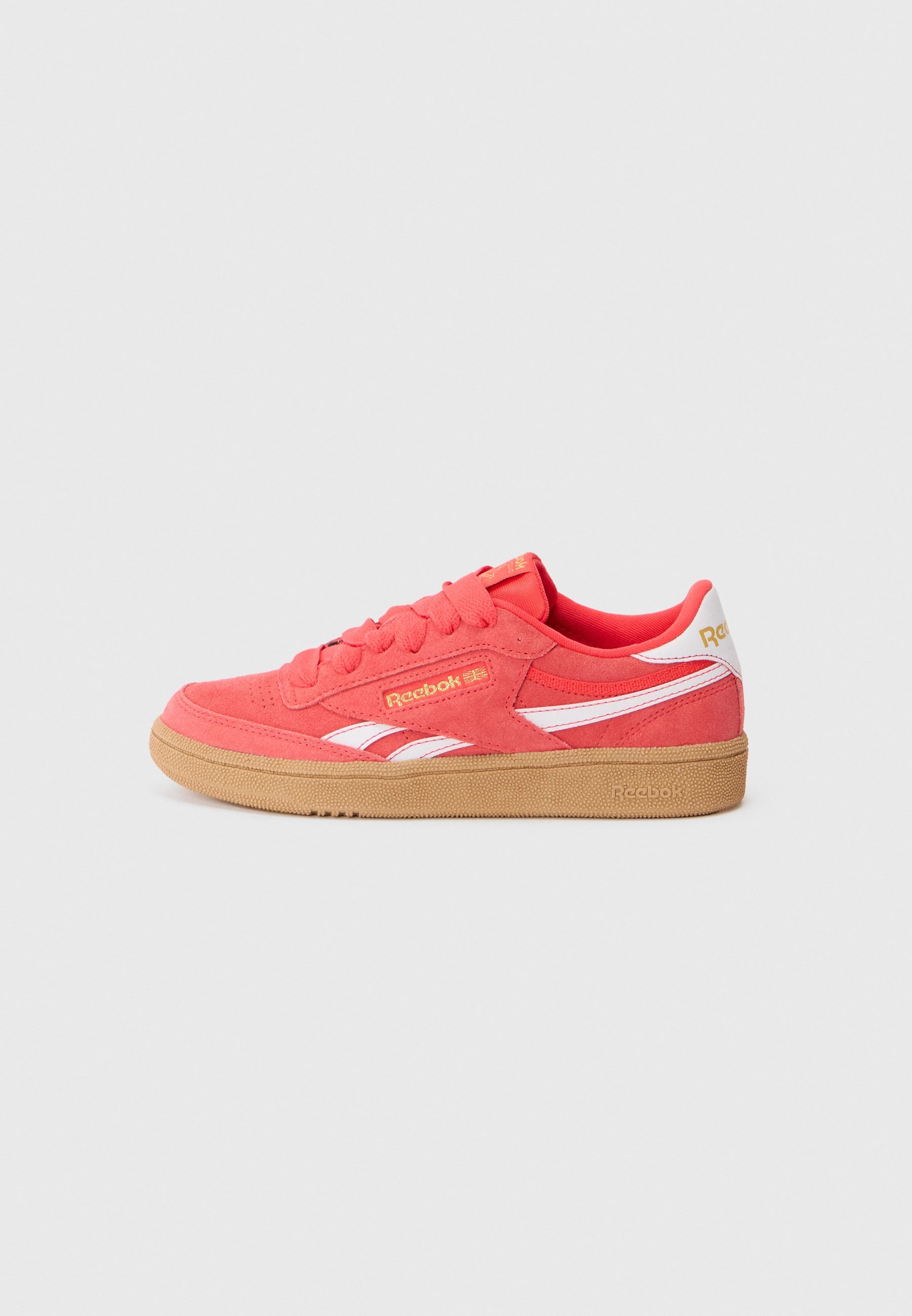 Reebok Classic CLUB C REVENGE UNISEX - Sneakers - energie rood/wit/goud metallic