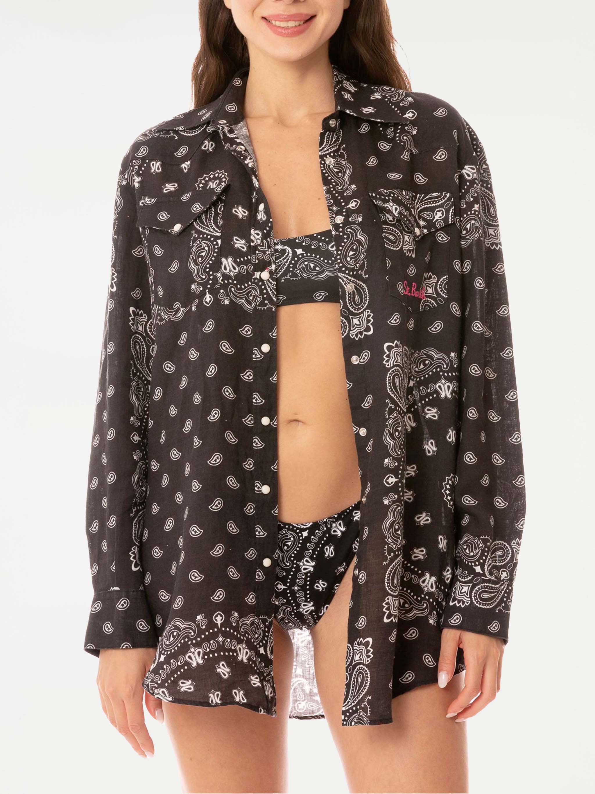 Camicia nera in lino con passamanerie