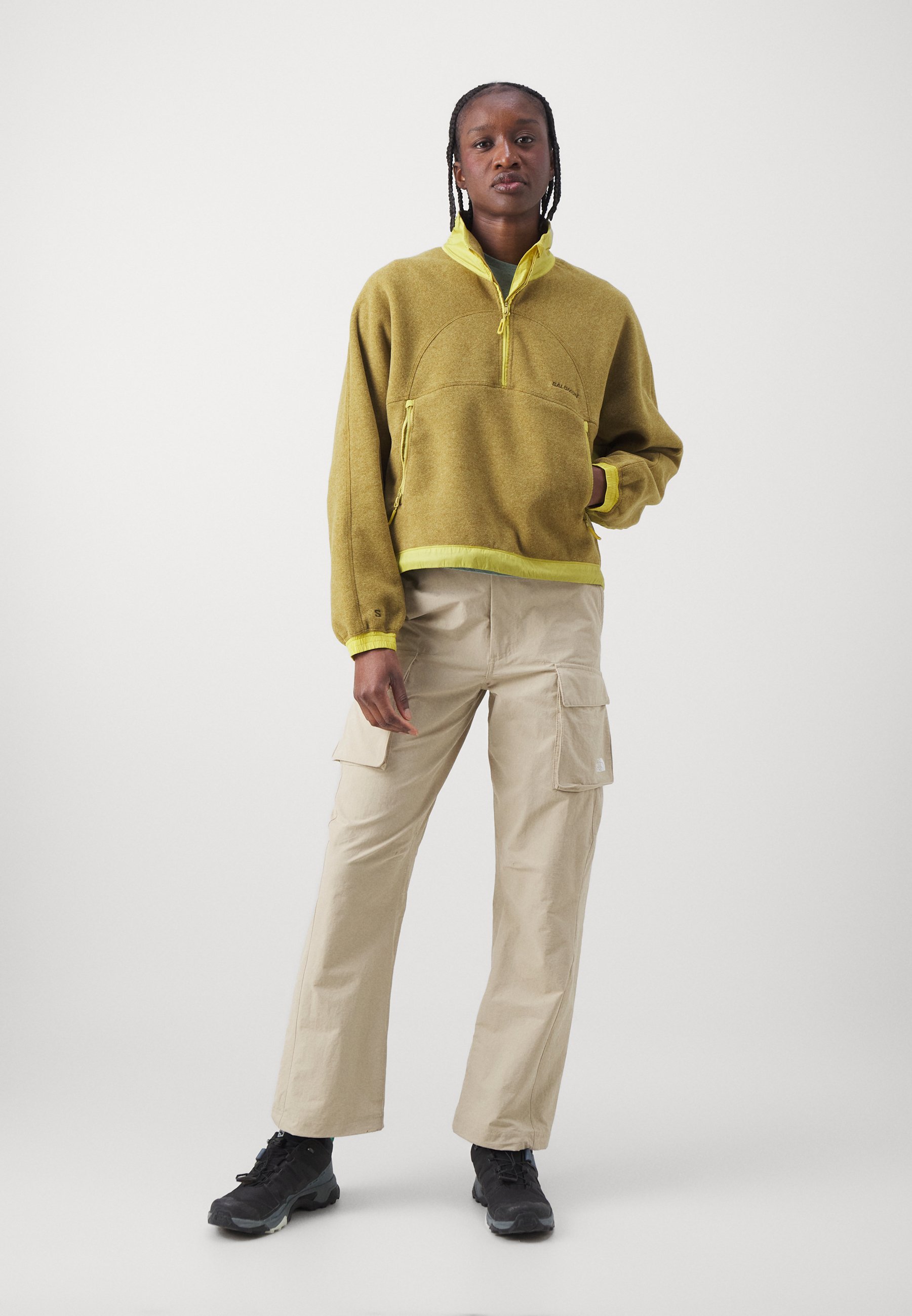 Salomon CHROMA CROP - Fleecetrui - schitterend olijfgroen/kersgroen