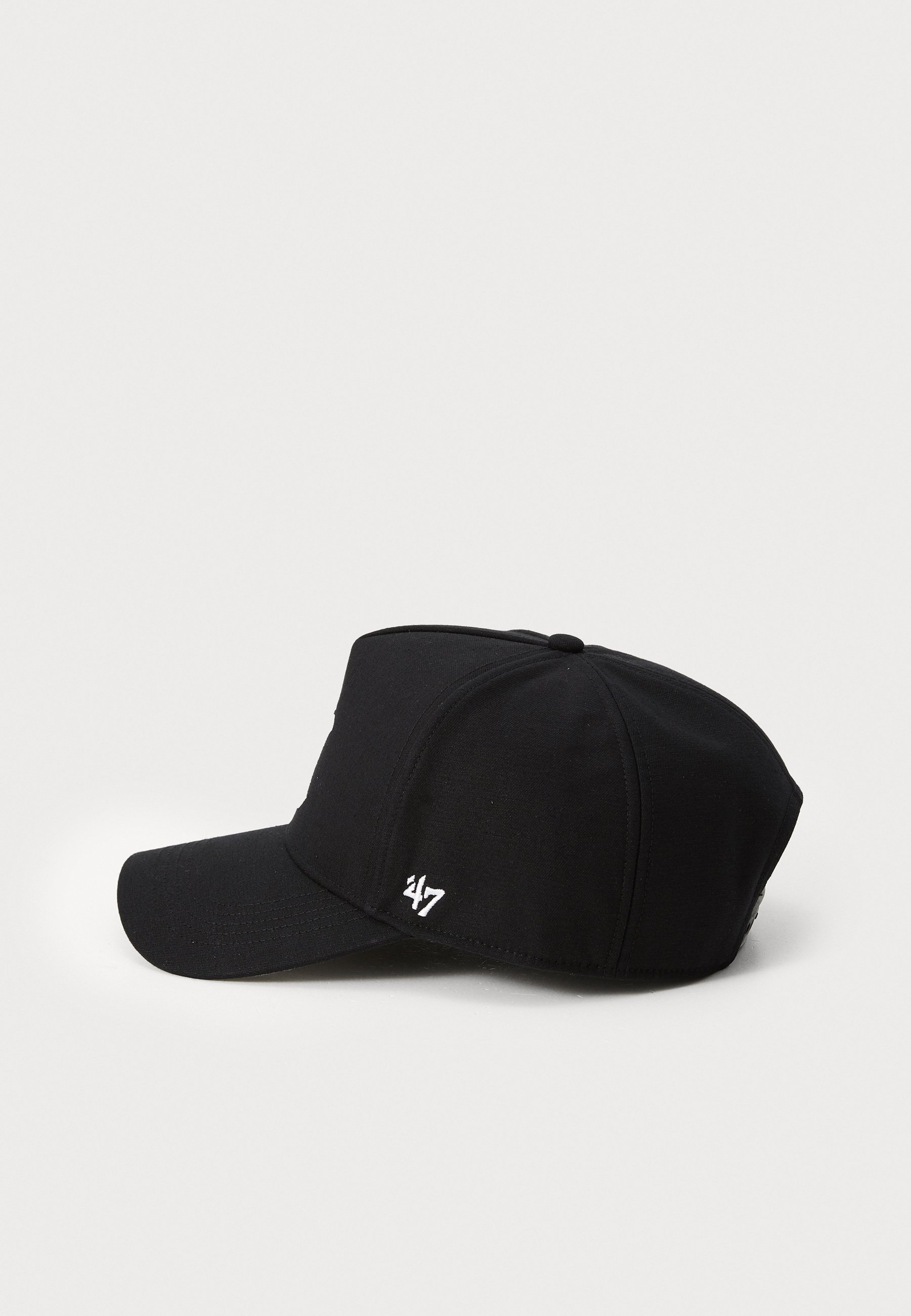 '47 Caps