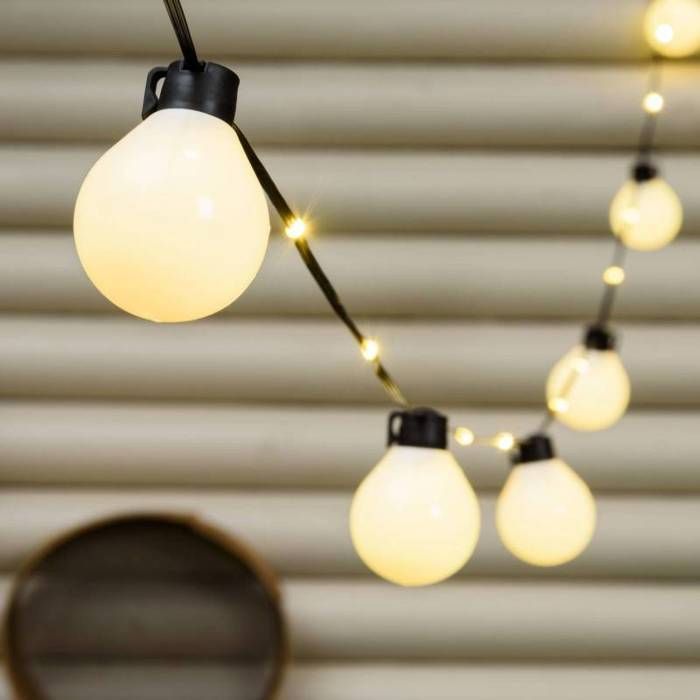 Guirnalda de luces eléctricas Lotti con cable y LED iluminados, 25 bombillas de luz blanca cálida.