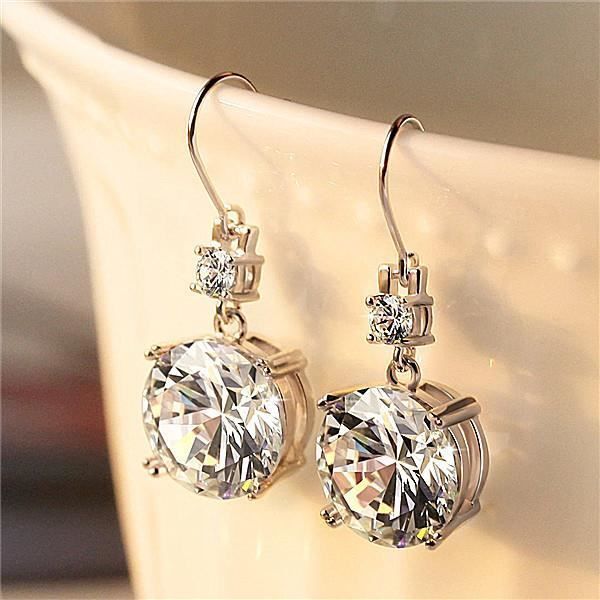 Femme Boucle d'oreille avec Oxyde de Zirconium strass