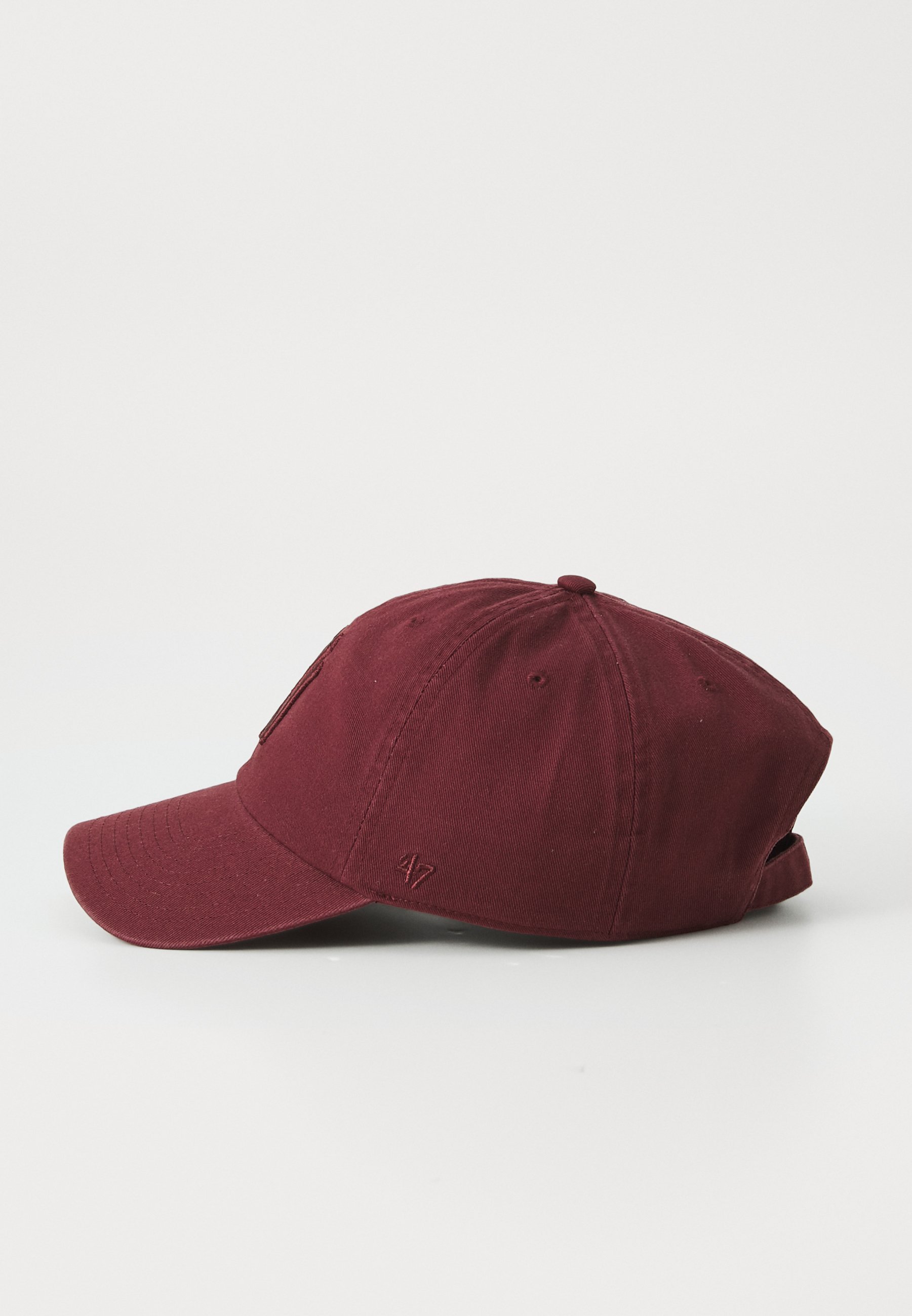 '47 Caps