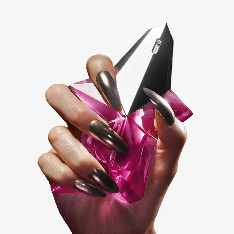 Frasco recarregável de Mugler Angel Nova Eau de Parfum para mulheres