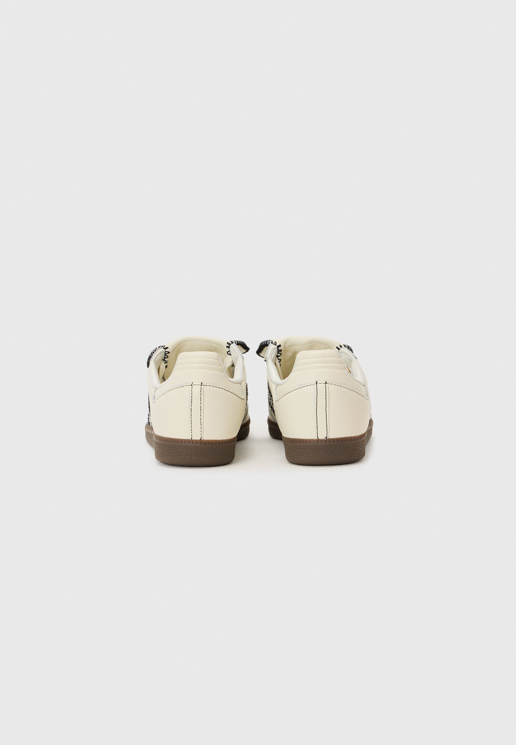 Tênis adidas Originals de cano baixo
