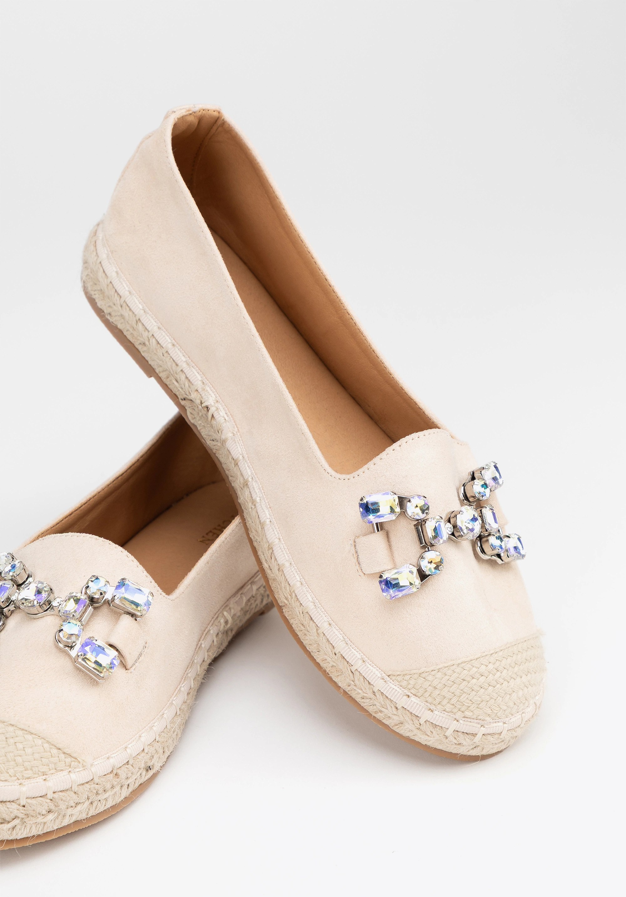 Damskie espadryle z biżuteryjną ozdobą jasny beż