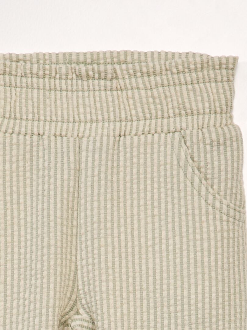Gestreepte broek met reliëf - GROEN