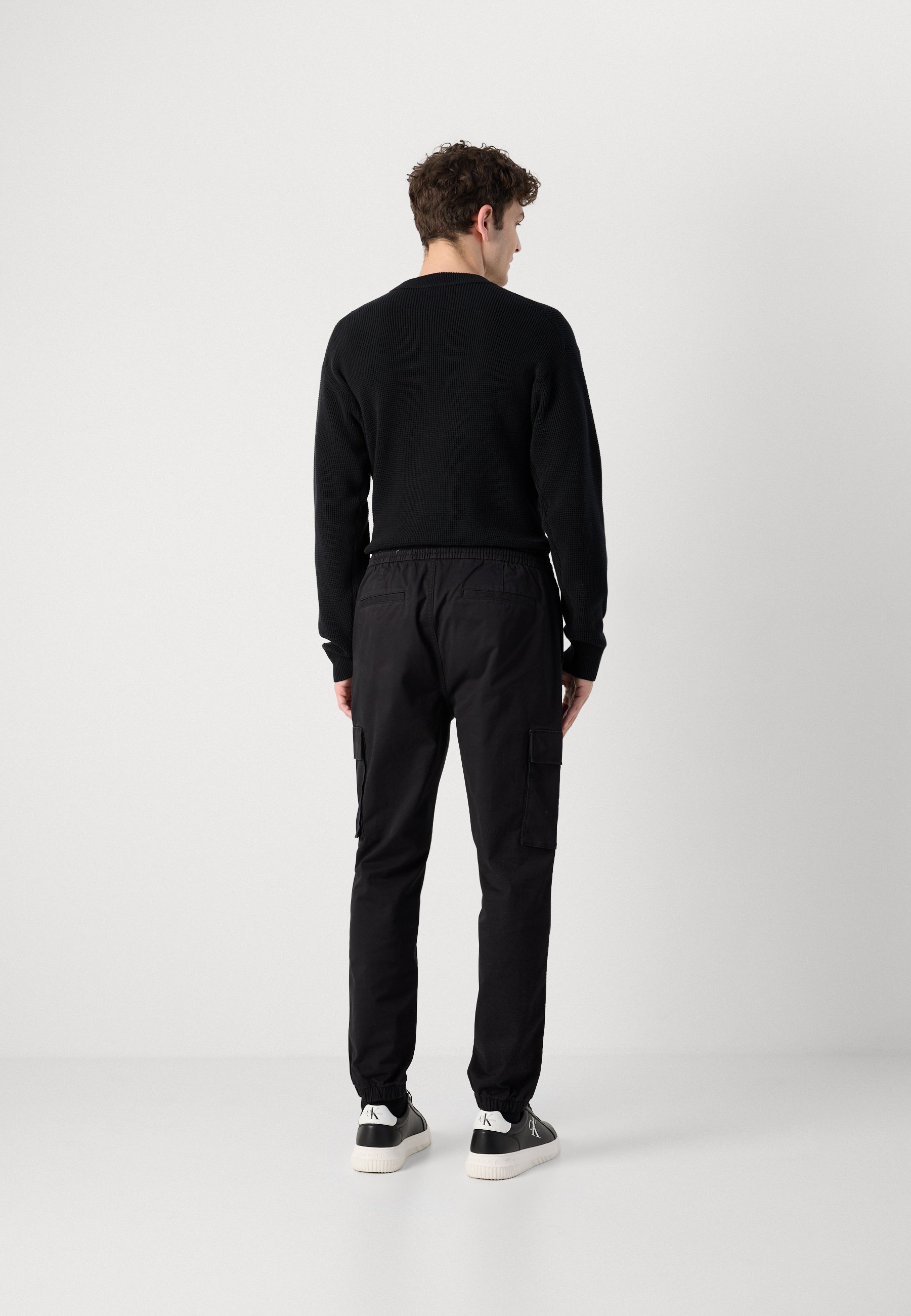 Pantaloni cargo Calvin Klein Jeans - neri