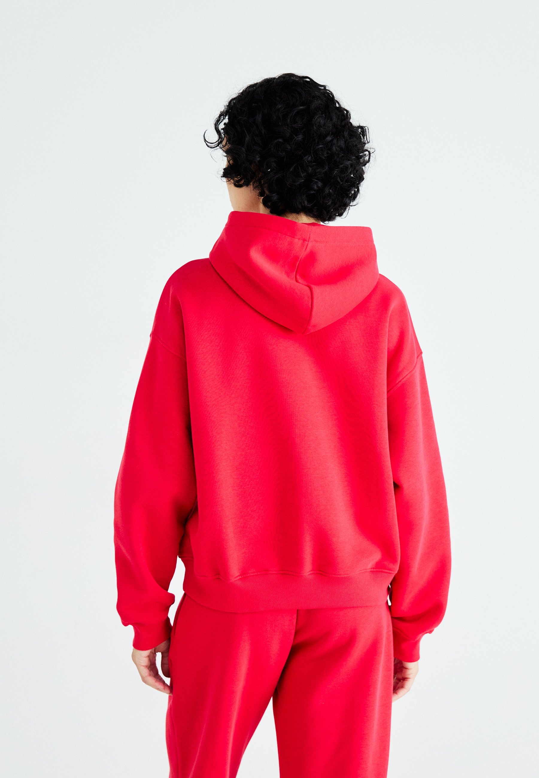 Sweat à capuche Gina Tricot BASIC ORIGINAL - Rouge à lèvres