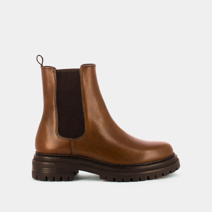 Bottines à semelles crantées et élastiques  en cuir cognac
