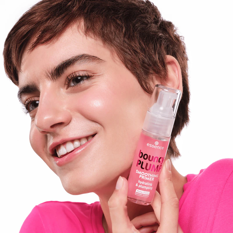 Essence Bouncy PLUMP, base de maquiagem hidratante para iluminar e suavizar a pele.