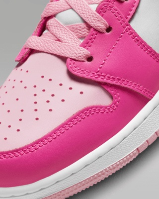 Air Jordan 1 Mid Older Kids' Shoes