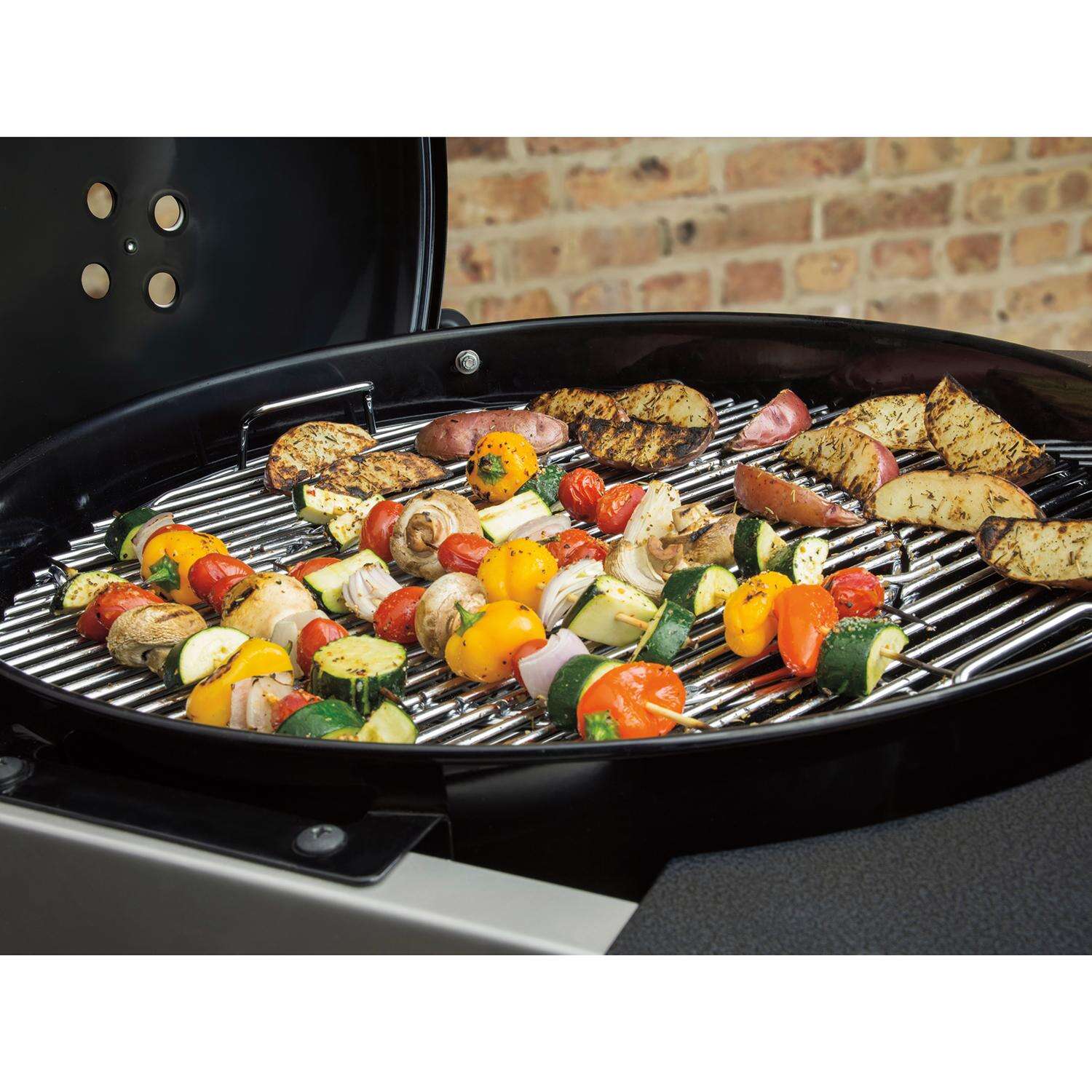Grătar pe cărbune Weber Performer Deluxe de 22 in., negru