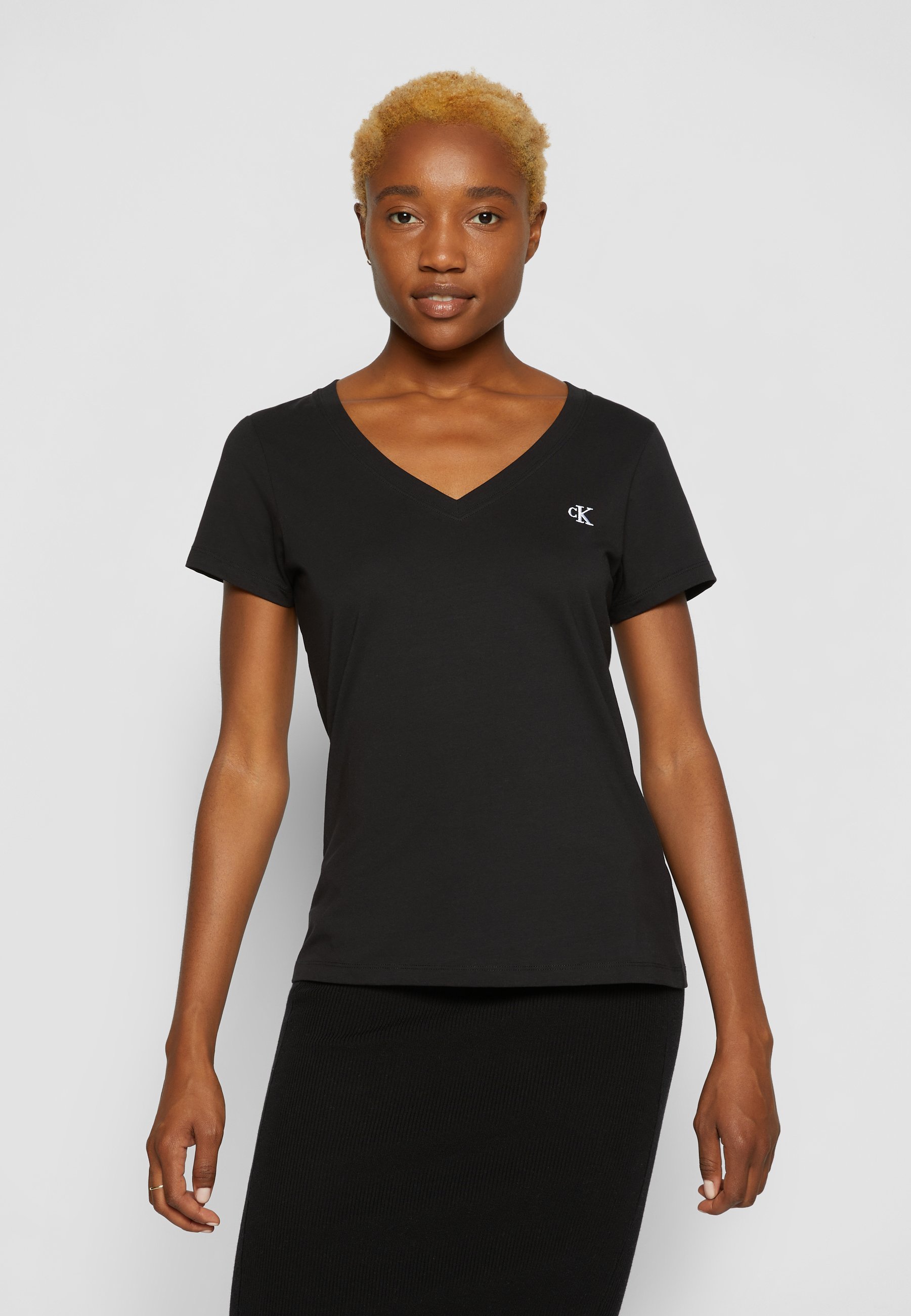 Calvin Klein Jeans geborduurde V-hals T-shirt - Basic T-shirt - zwart