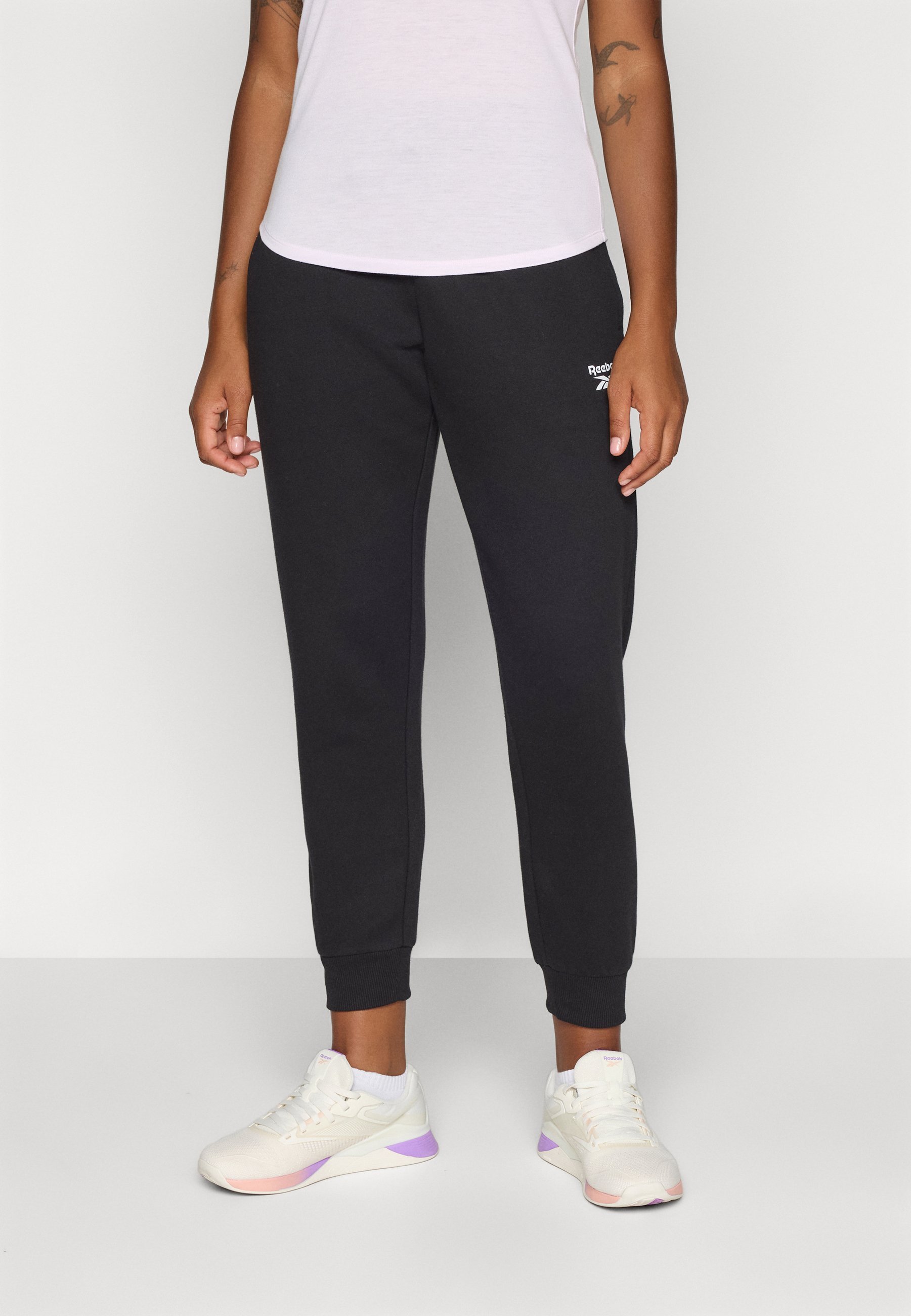 Reebok Small Logo Cuffed Pants - Trainingsbroek - zwart