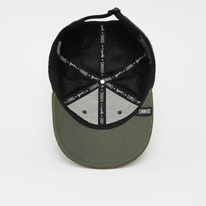 6-panel TrueFit Cap Resting Man