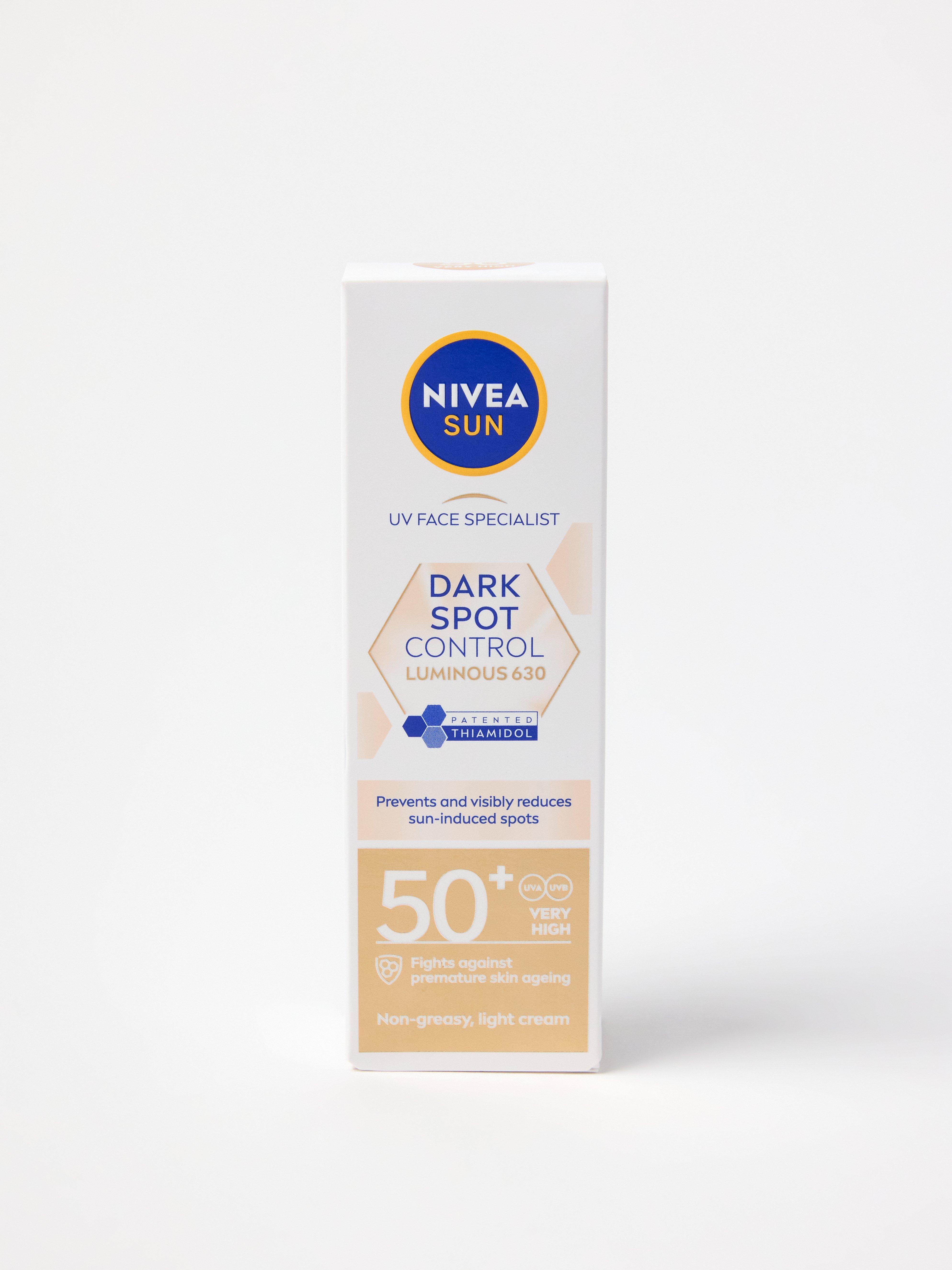 NIVEA UV Face Luminous 630 Dark Spot Control SPF50 Ingen farge