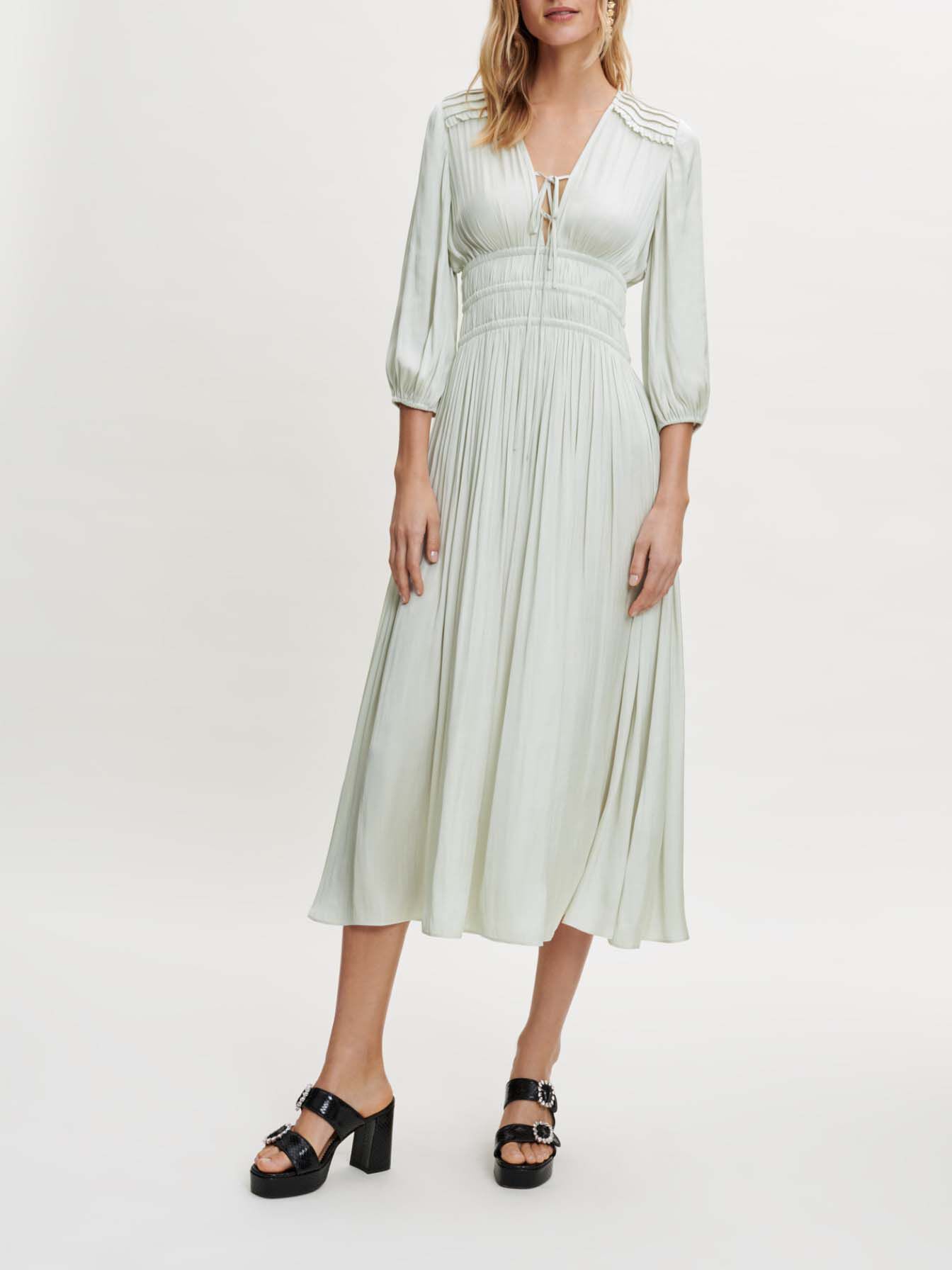 Rochie lejeră din satin, mulată - Vert