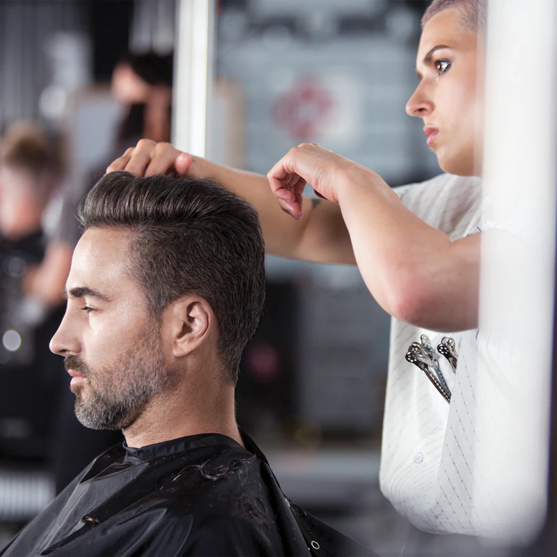 Pomada modeladora Redken Brews para cabelos lisos
