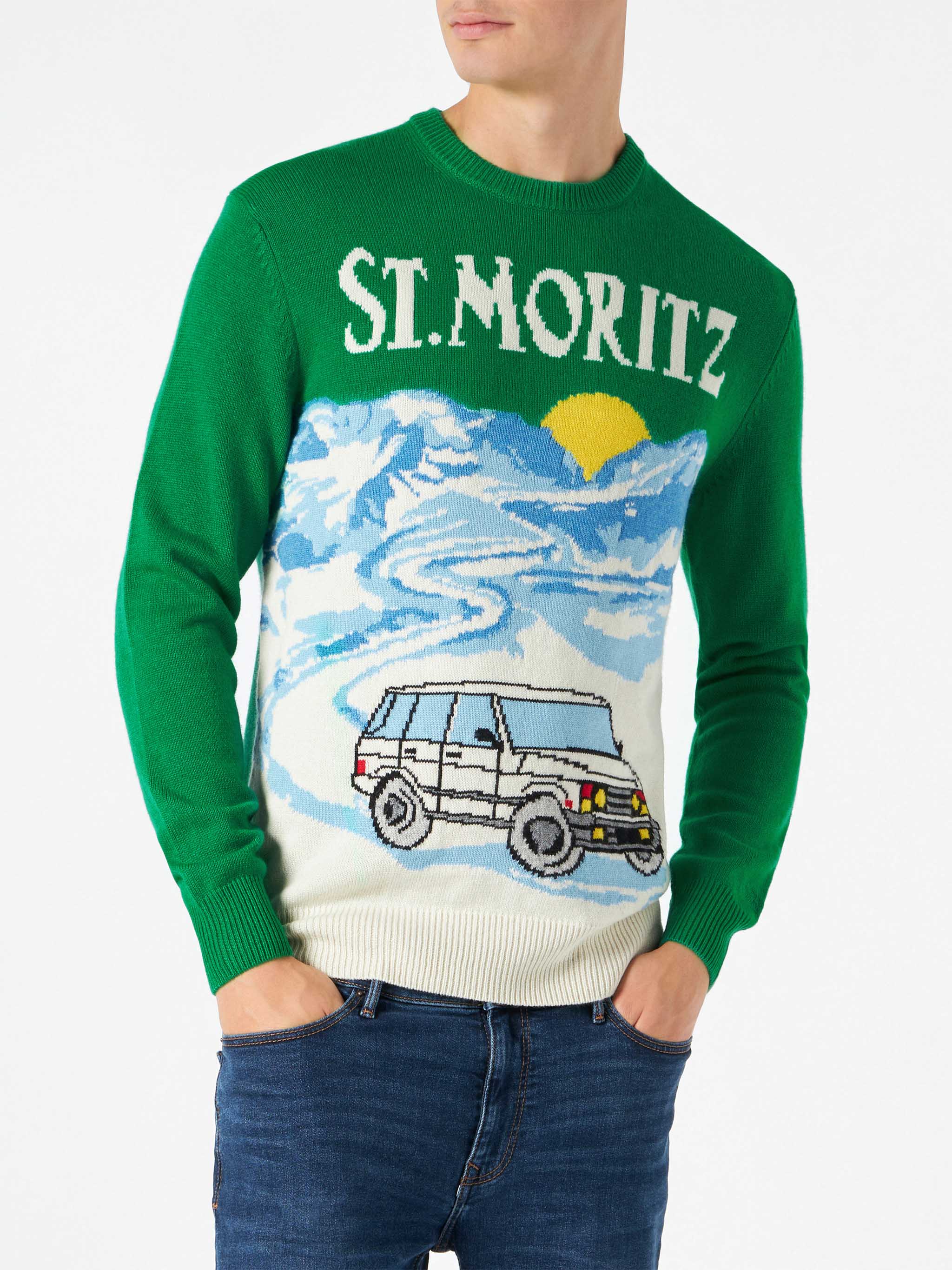 Groene herentrui met een ansichtkaartprint van St. Moritz