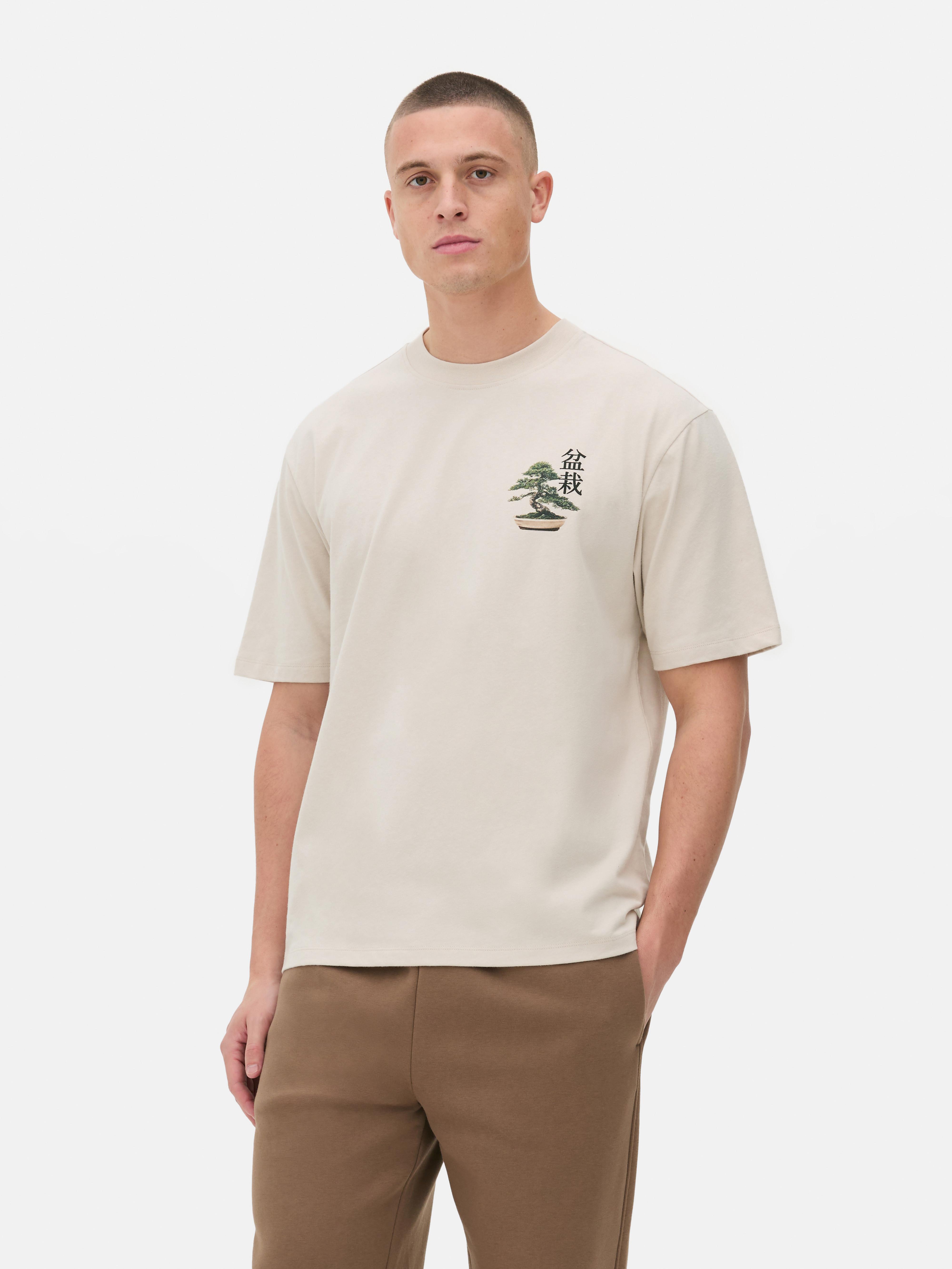 T-Shirt mit Bonsai-Baum-Print Ein lässiges T-Shirt mit Rundhalsausschnitt und einem großen Bonsai-Baum-Print auf dem Rücken