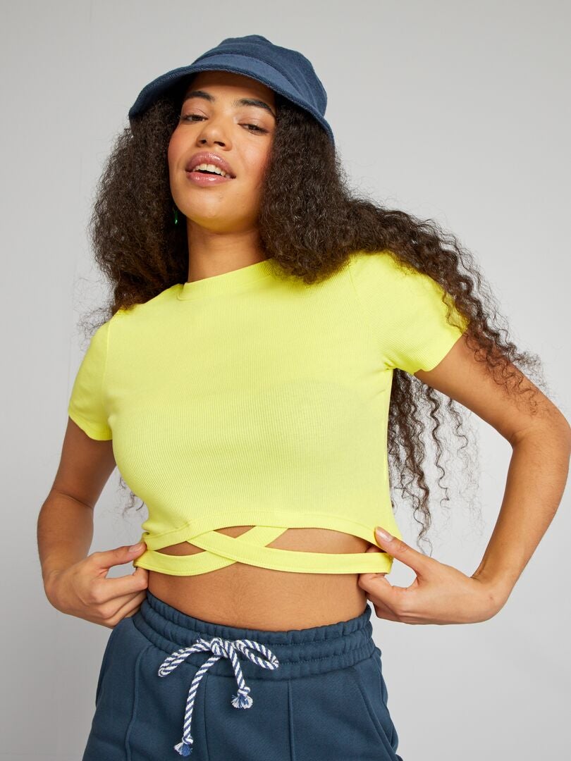 Camiseta cropped - AMARELA
