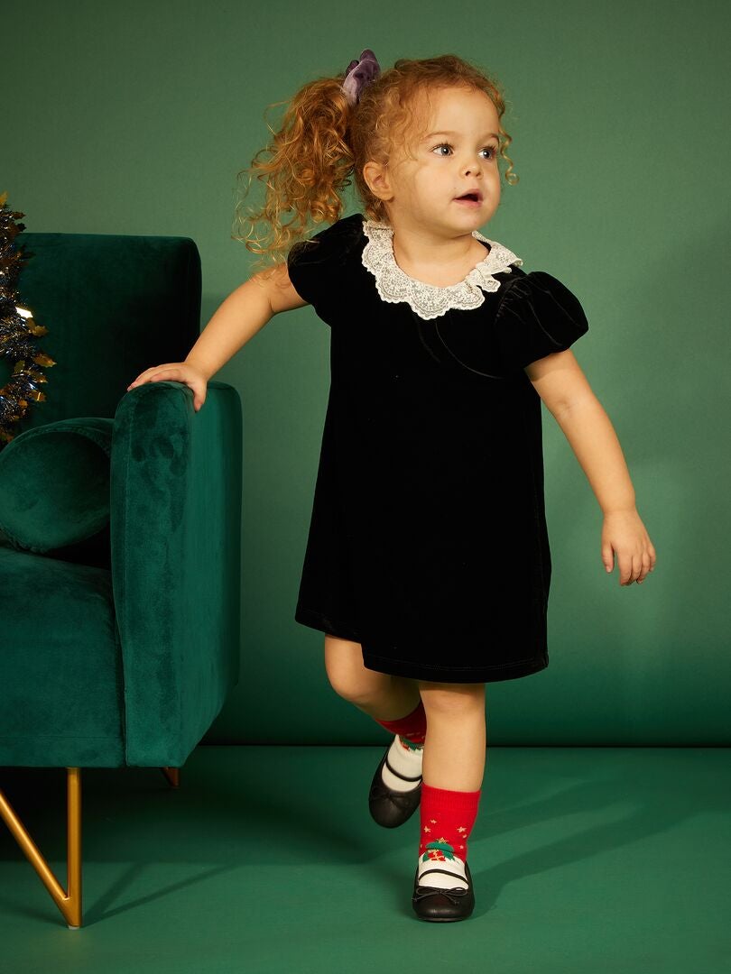 Vestido de veludo com gola de tule bordada - preto