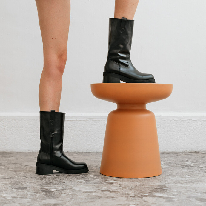 Bottines à talons et fermetures éclair  en cuir noir