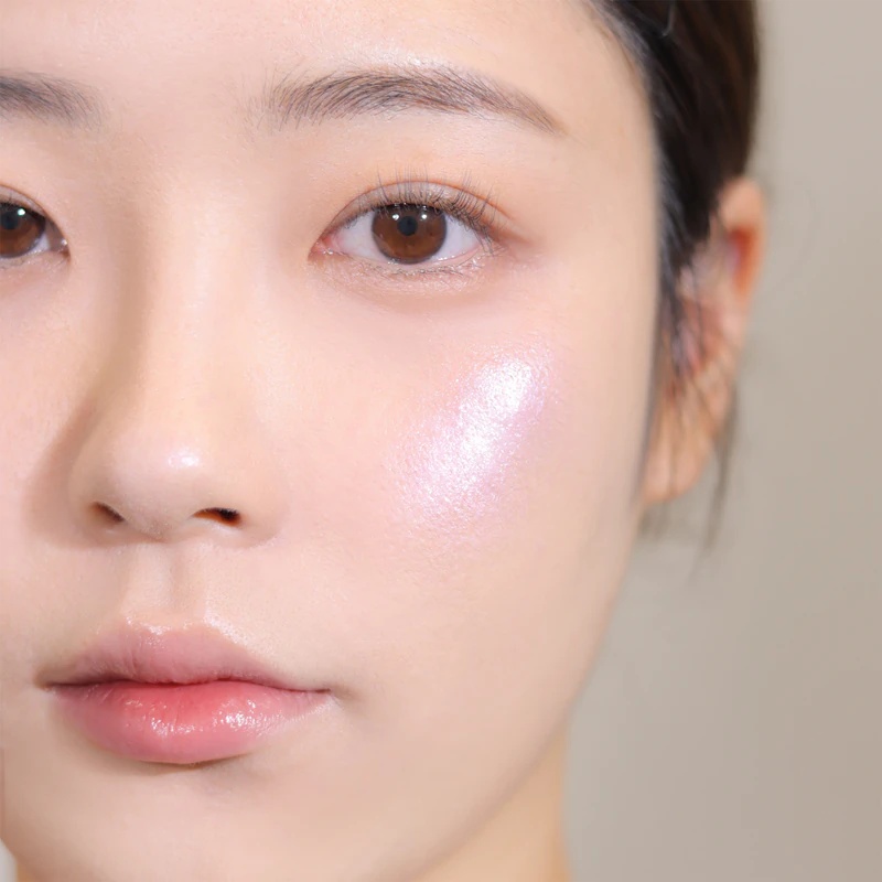 espoir Tone Pairing Highlighter osvetljevalec za obraz in predel okoli oči s čopičem