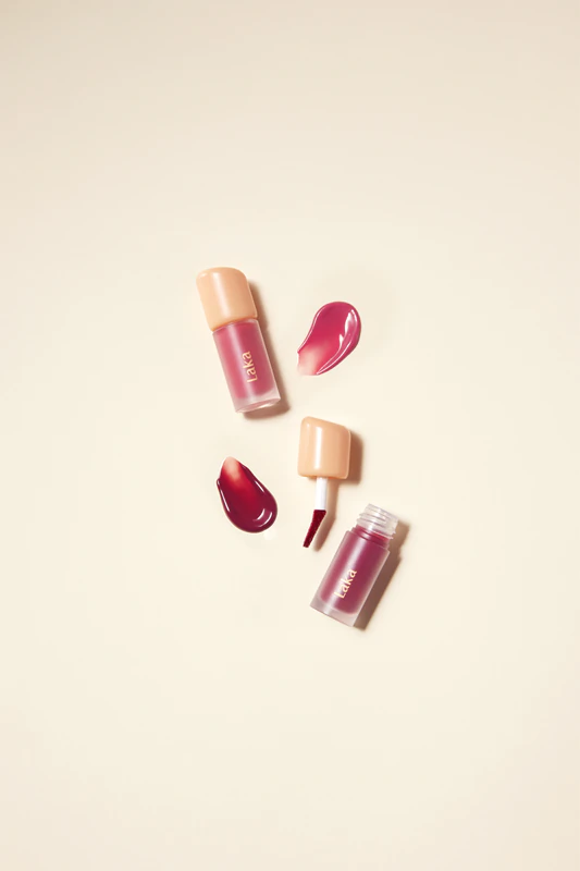 Laka Fruity Glam Tint dlhotrvajúci hydratačný lesk na pery
