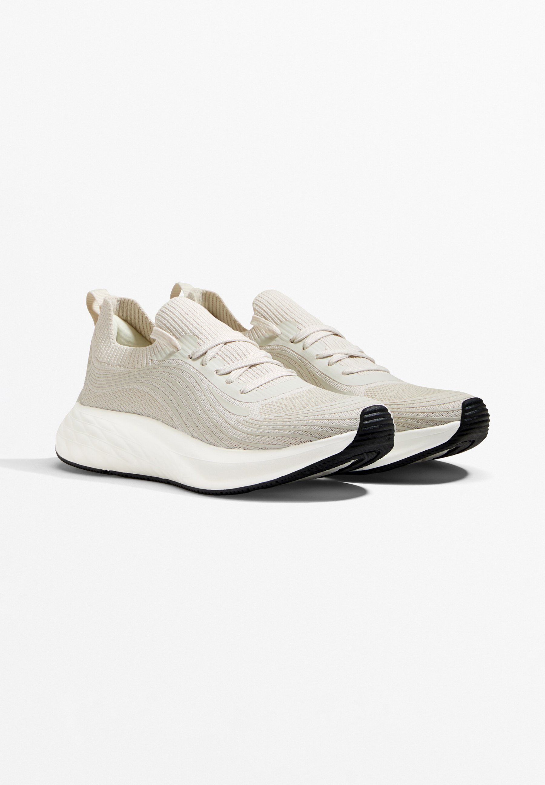 OYSHO U-MOVE - Trailrunningschoenen - wit