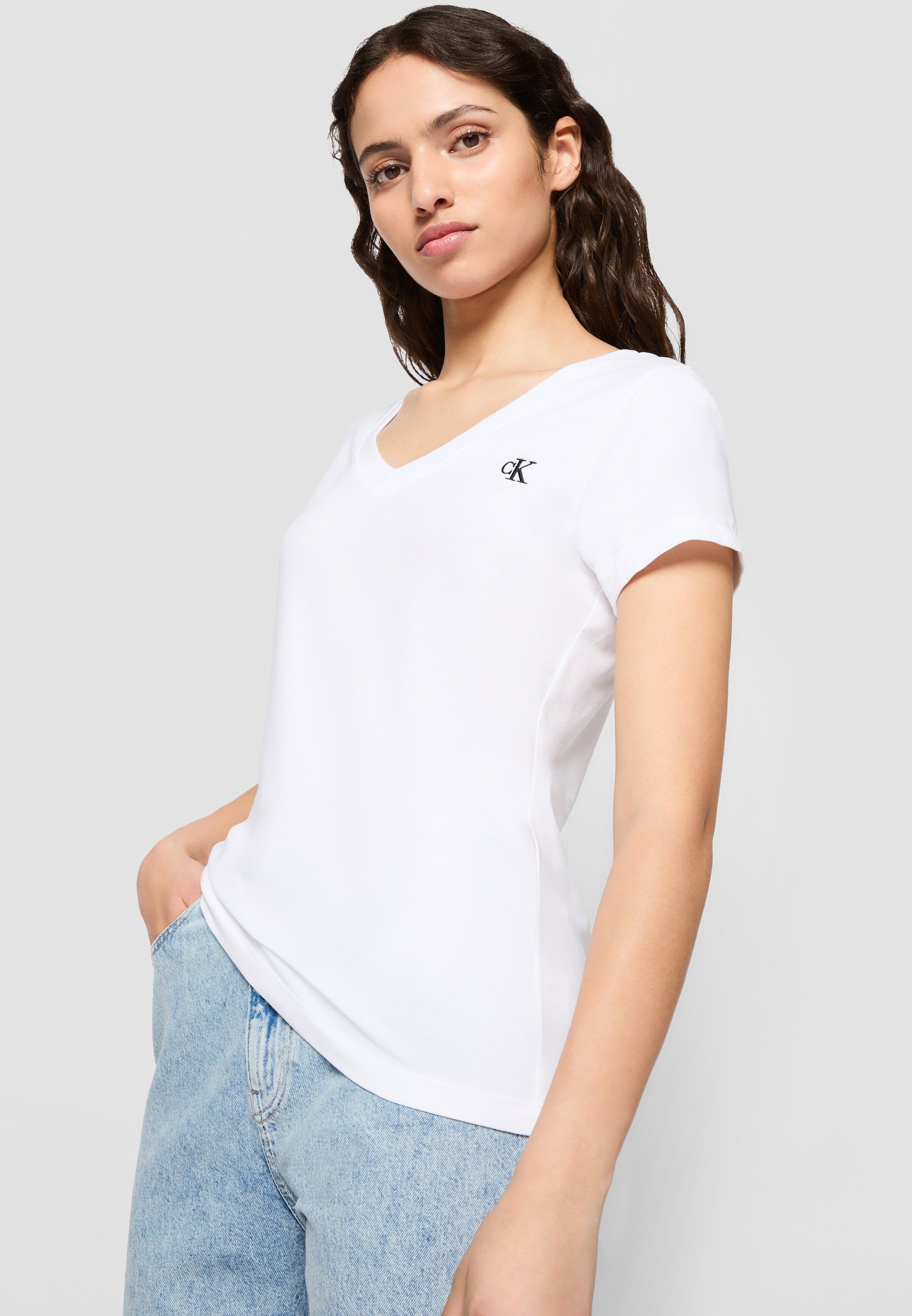 Calvin Klein Jeans geborduurde V-hals T-shirt - Basic T-shirt - helder wit
