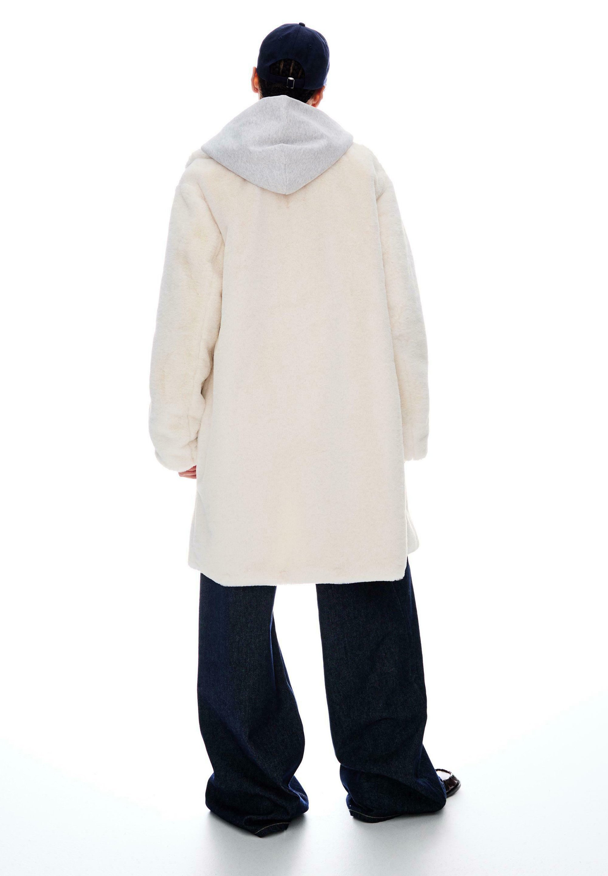 Bershka winterjas - beige