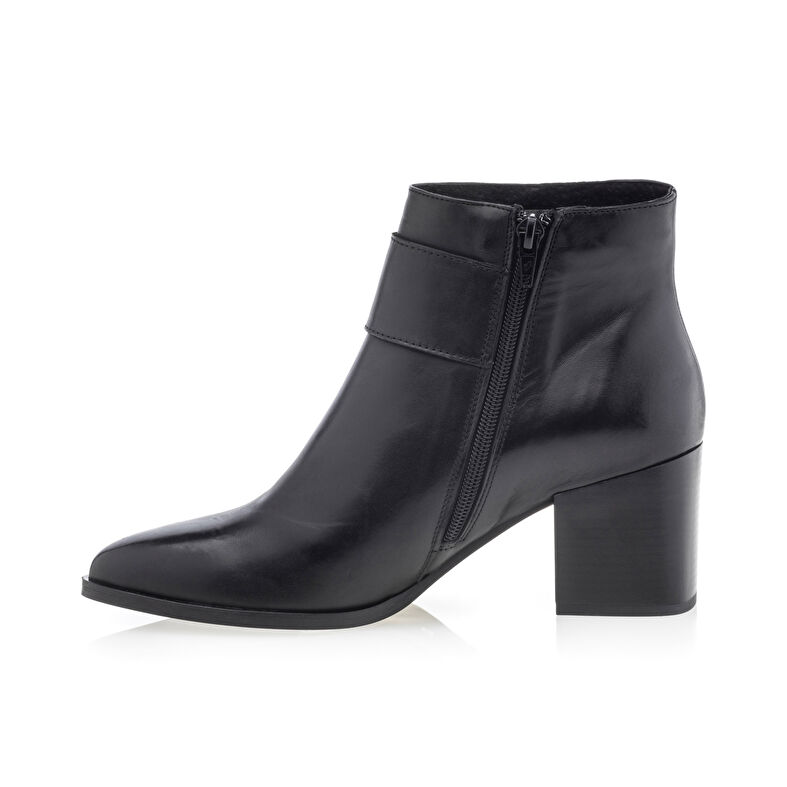 Botas negras de mujer / Botines