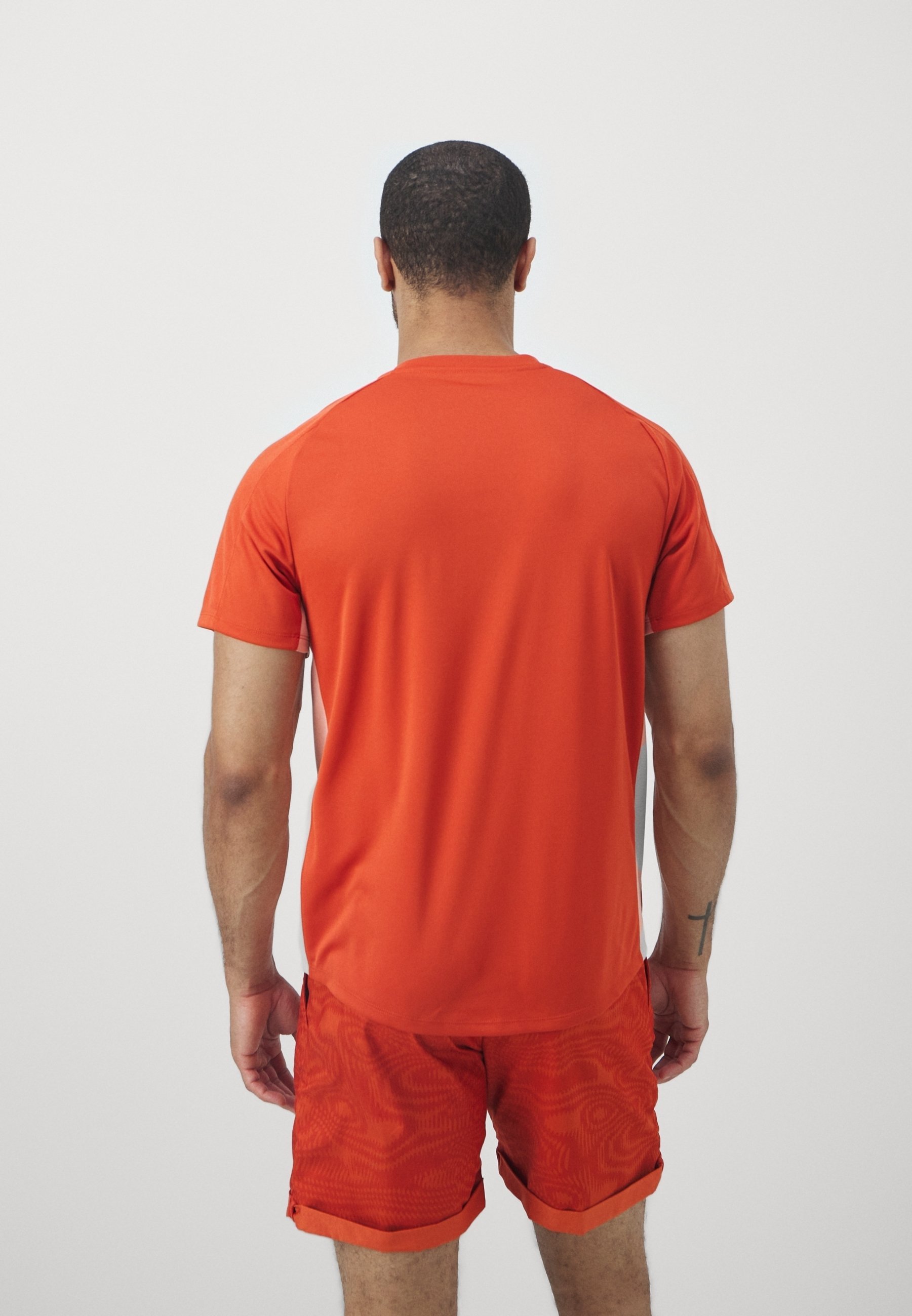 Nike Performance Sports T-shirt - oranje