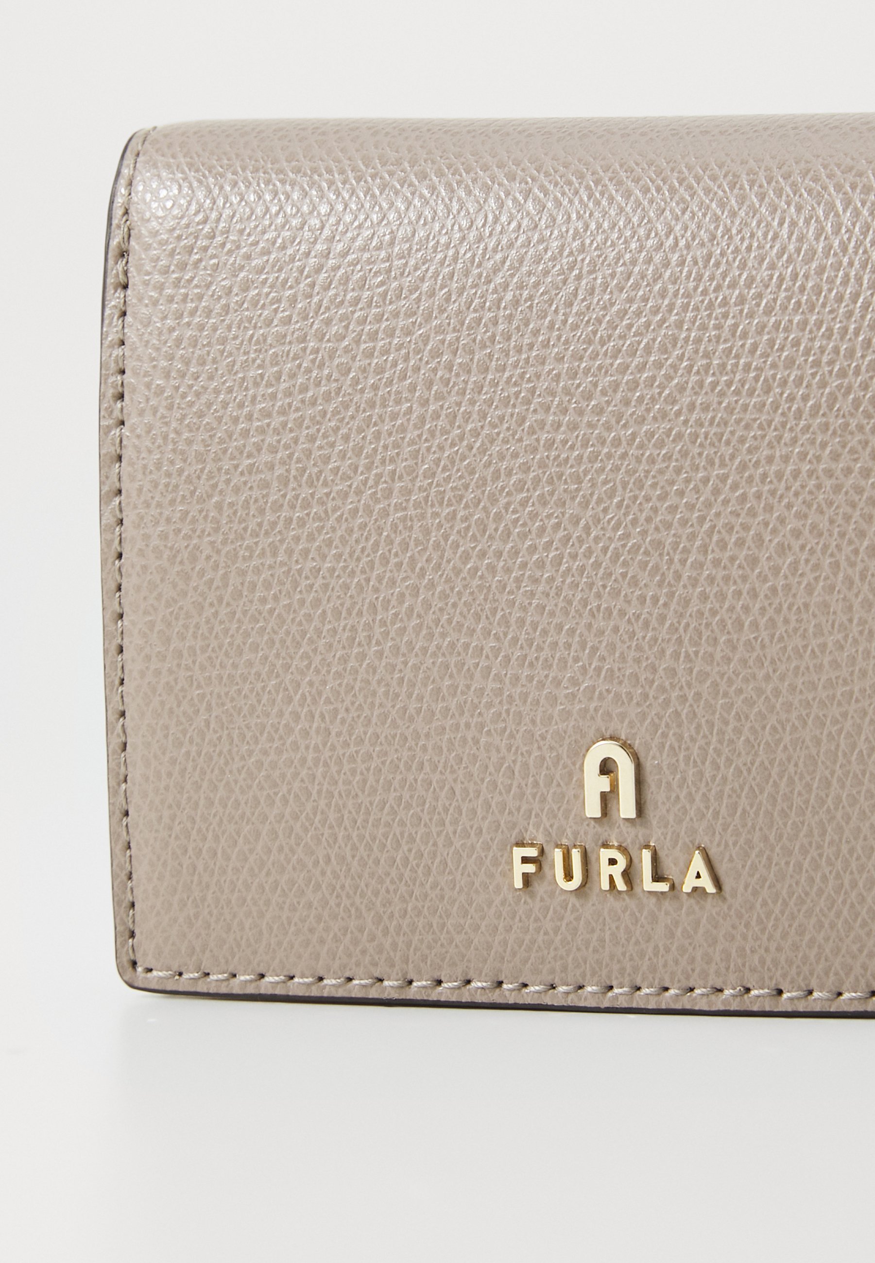 Portefeuille compact Furla CAMELIA à deux volets - Gris stuc