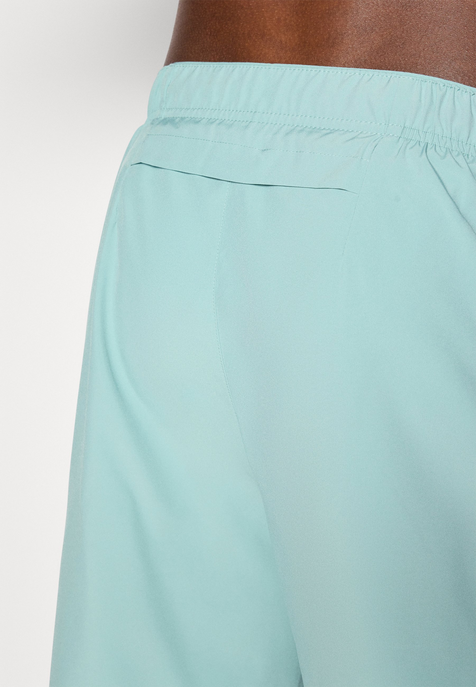 Short de sport Nike Performance CHALLENGER - Canon/noir/argent réfléchissant