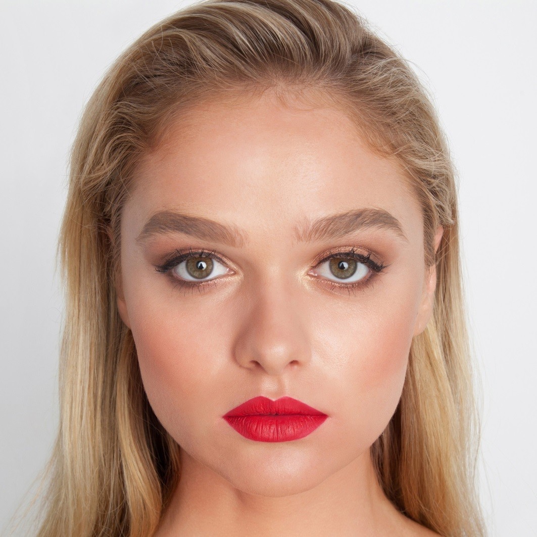 theBalm ruž za usne Meet Matt(e) Hughes – 7,4 ml