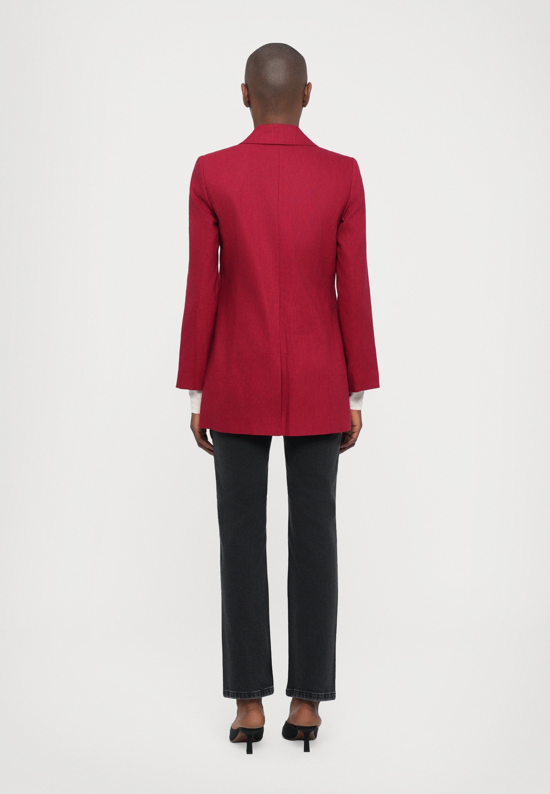 Blazer Alice + Olivia CAMPBELL SLIM BREASTED - color ciliegia scuro