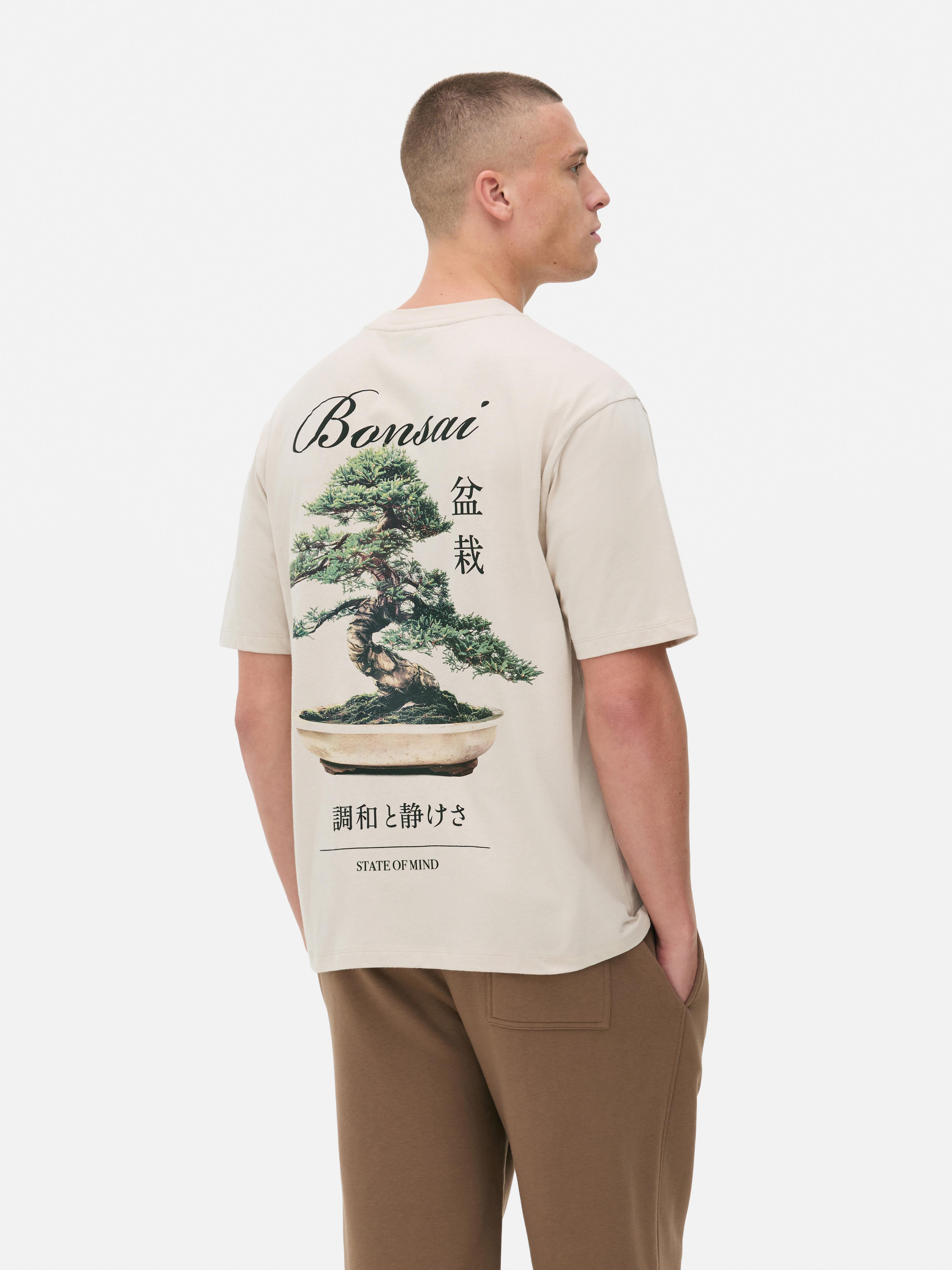 T-Shirt mit Bonsai-Baum-Print Ein lässiges T-Shirt mit Rundhalsausschnitt und einem großen Bonsai-Baum-Print auf dem Rücken